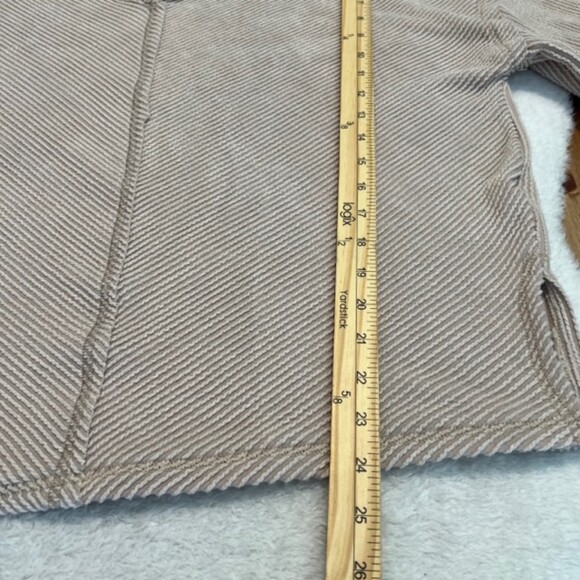 Molly Green Womens Tan Low VNeck Textured Balloon Sleeve Pullover Top Size Large - Picture 11 of 11